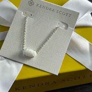 NWT Kendra Scott Ever Pendant Necklace White Kyocera Opal Gold Tone gift box